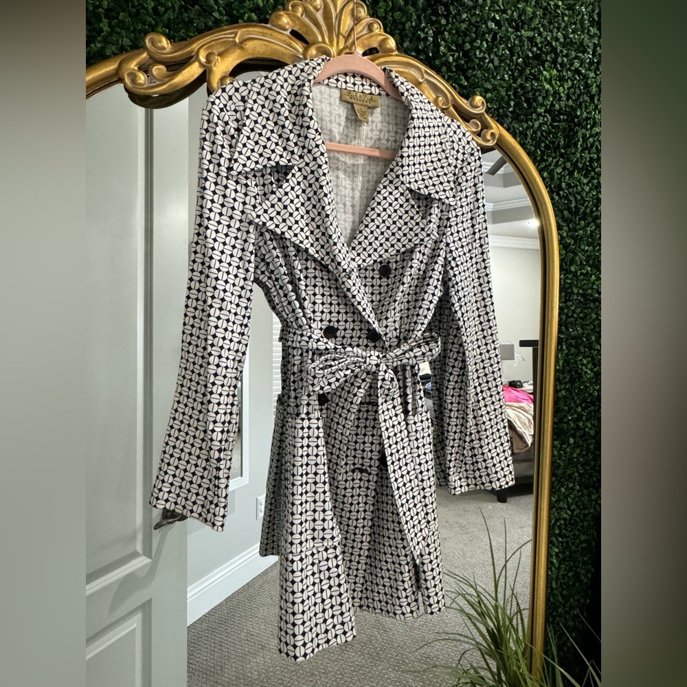 Peck & Peck Black and White Geometric Trench Coat
